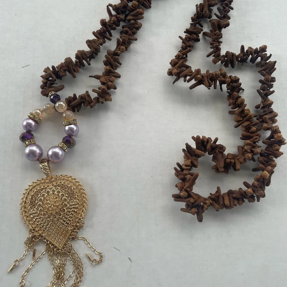 Handmade Boho Scented Purple Clove necklace - Picture 4 of 4
